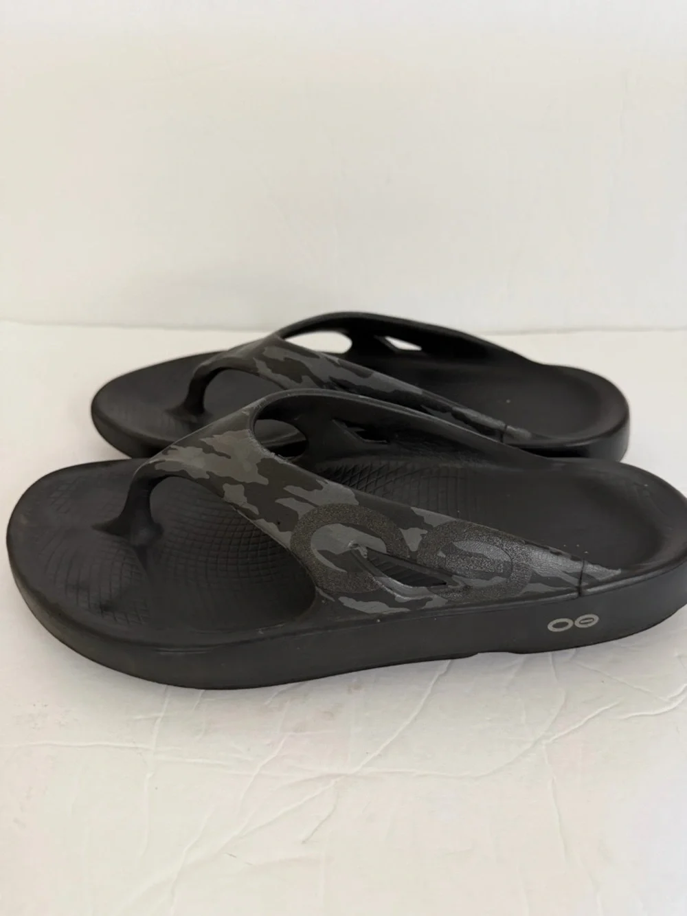 OOFOS OOriginal Thong Flip Flop Sandals Camo Comfort Recovery Unisex M9 W11
